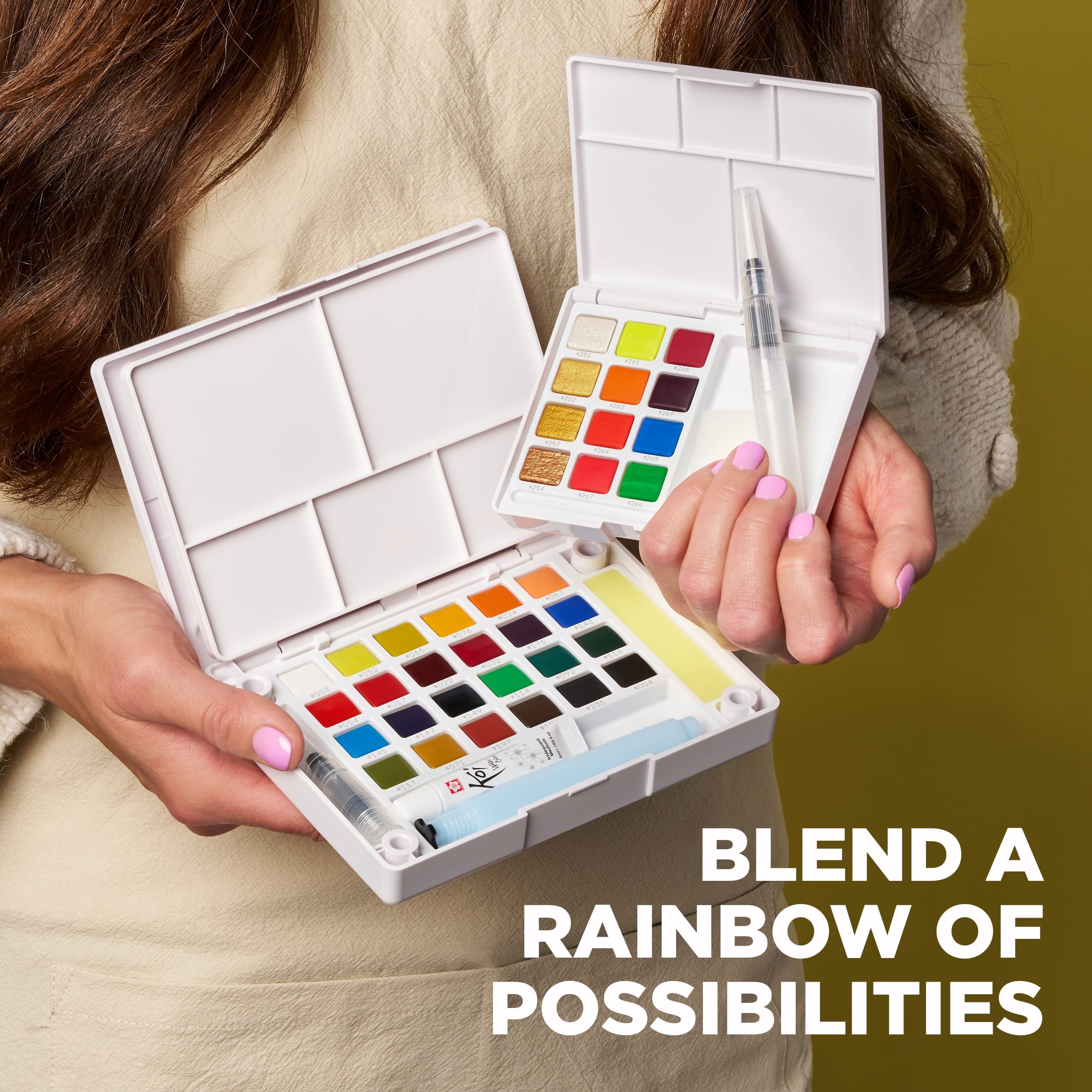 Koi Watercolor Field Sketch Box Set with Water Brush, 30 Colors